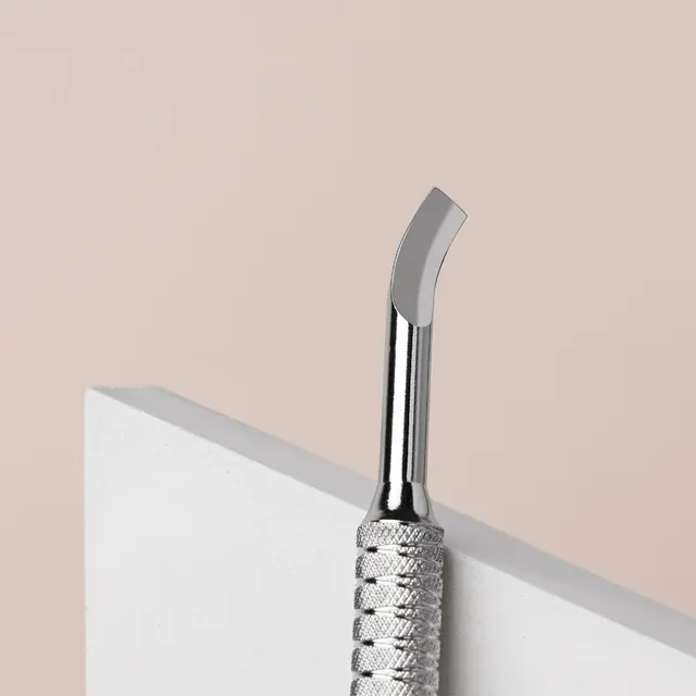 Staleks Cuticle Pusher EXPERT 30 TYPE 4.3 (rounded) left 