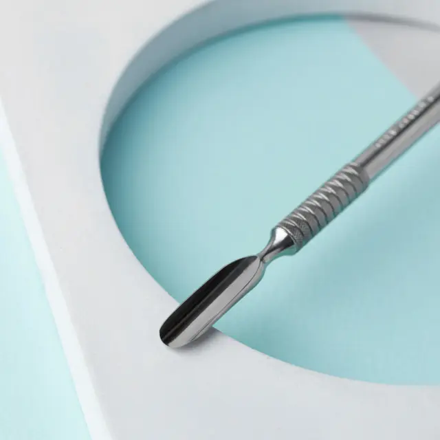 Staleks Cuticle Pusher EXPERT 30 TYPE 4.2 (rounded+bent blade) 