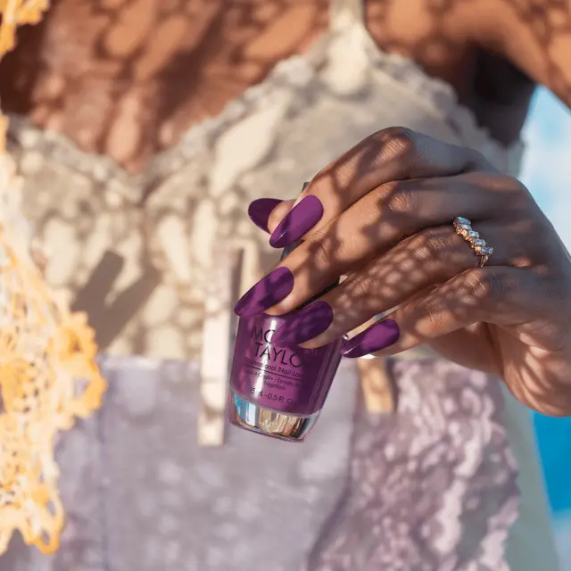 *Morgan Taylor Lace is More VERY BERRY CLEAN 15ml 