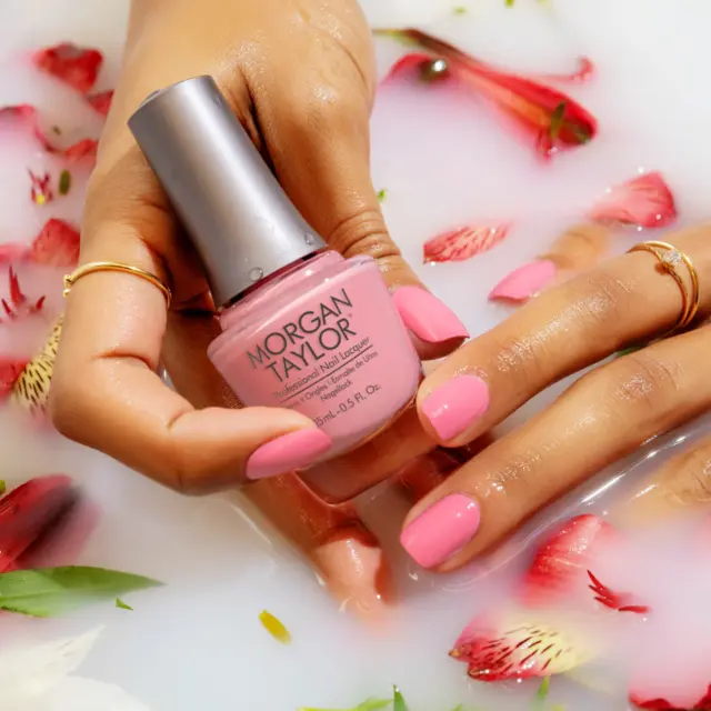 *Morgan Taylor Pure Beauty BED OF PETALS 15ml 