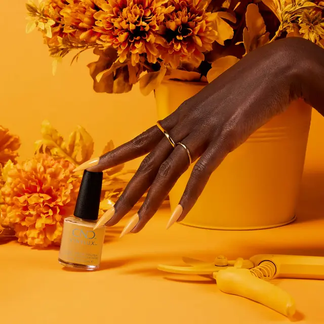 *CND Vinylux Among the Marigolds 15ml #395 