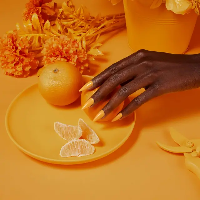 *CND Vinylux Among the Marigolds 15ml #395 
