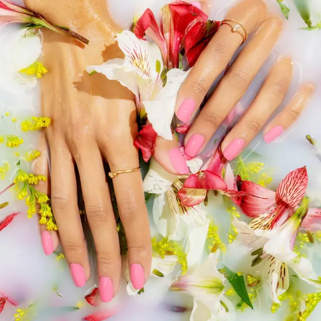 *Gelish Pure Beauty BED OF PETALS 15ml limited 